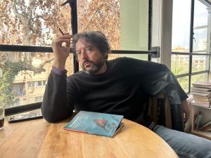 Galo Ghigliotto: La literatura como el arte de caminar junto a nuestros muertos